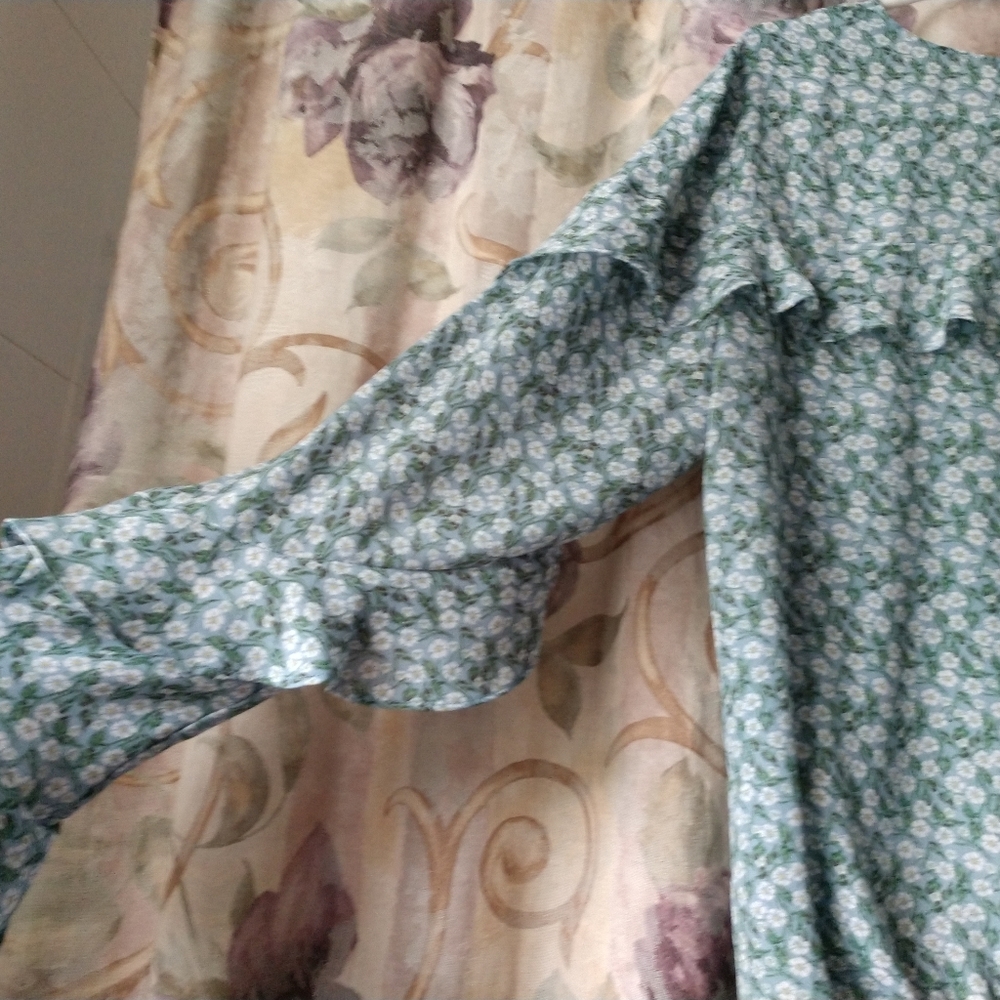 Blouse - Picture 3 of 3
